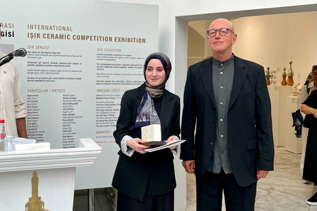 Üniversitemize Işık Seramik Yarışmasında İki Ödül